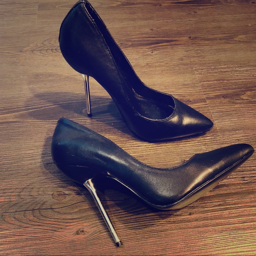 Worn Once! Black Steve Madden pointed heels!